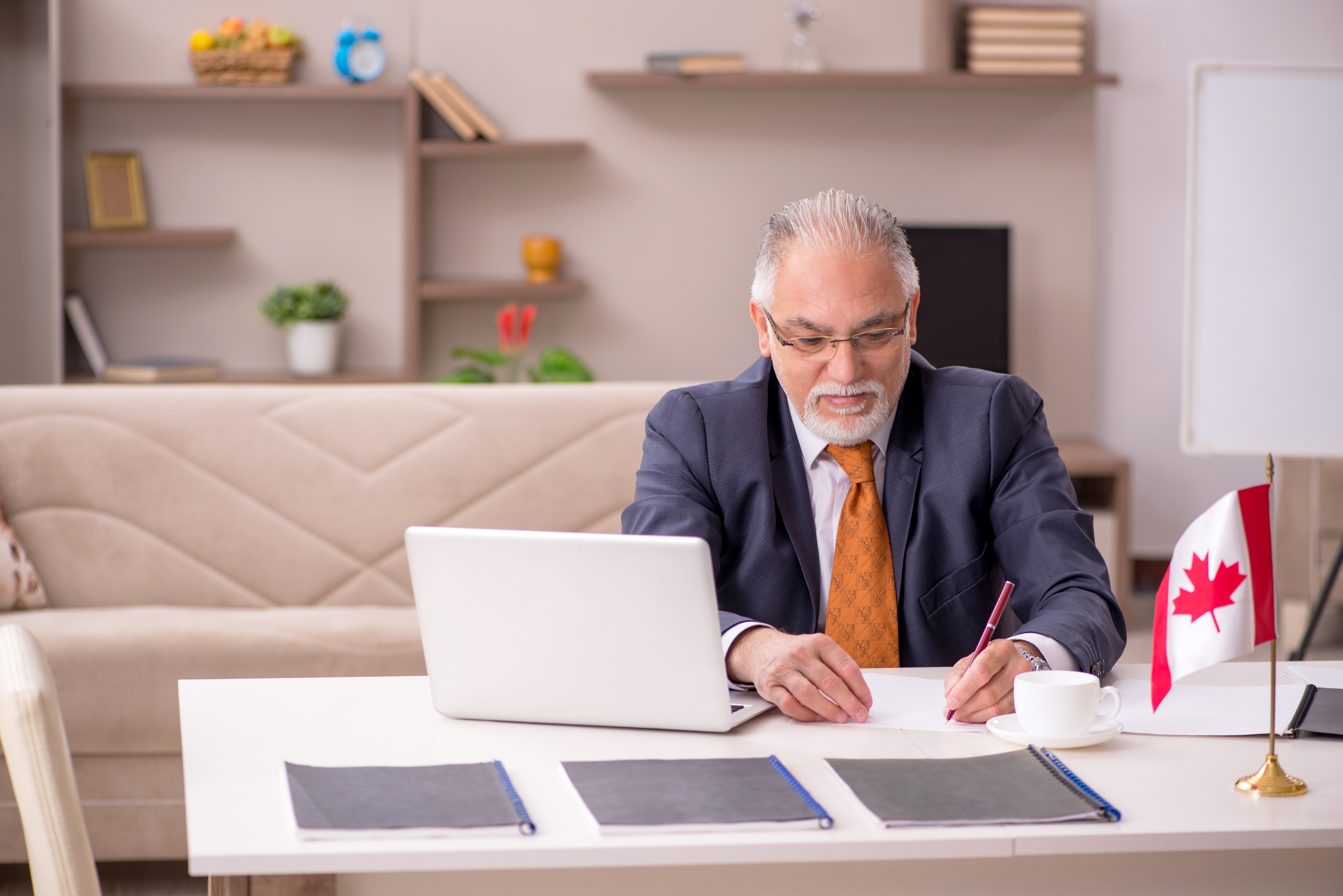 Mesure de renvoi en immigration: tout ce que vous devez savoir!