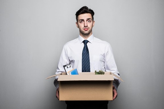 Congédiement injustifié : comment établir son indemnité de départ avec un avocat?