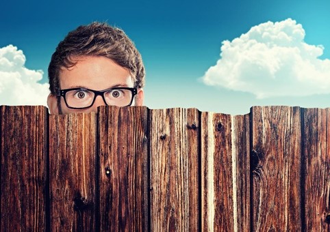 Avez-vous prescrit le terrain du voisin? Ce que vous devez savoir sur l’empiètement et la prescription acquisitive!