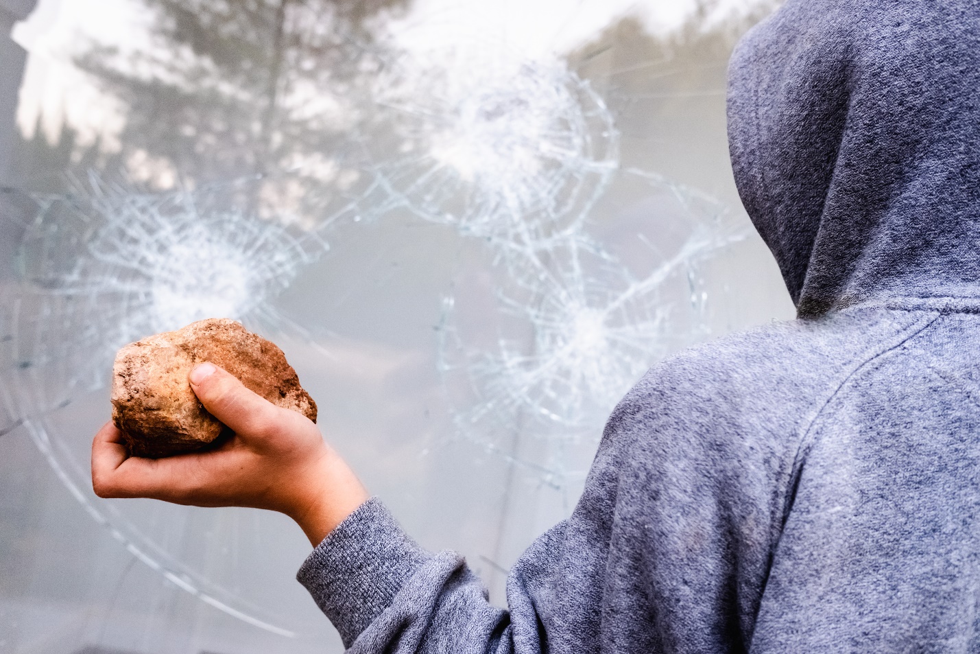 Responsabilité civile d'un mineur et ses parents: qui poursuivre?