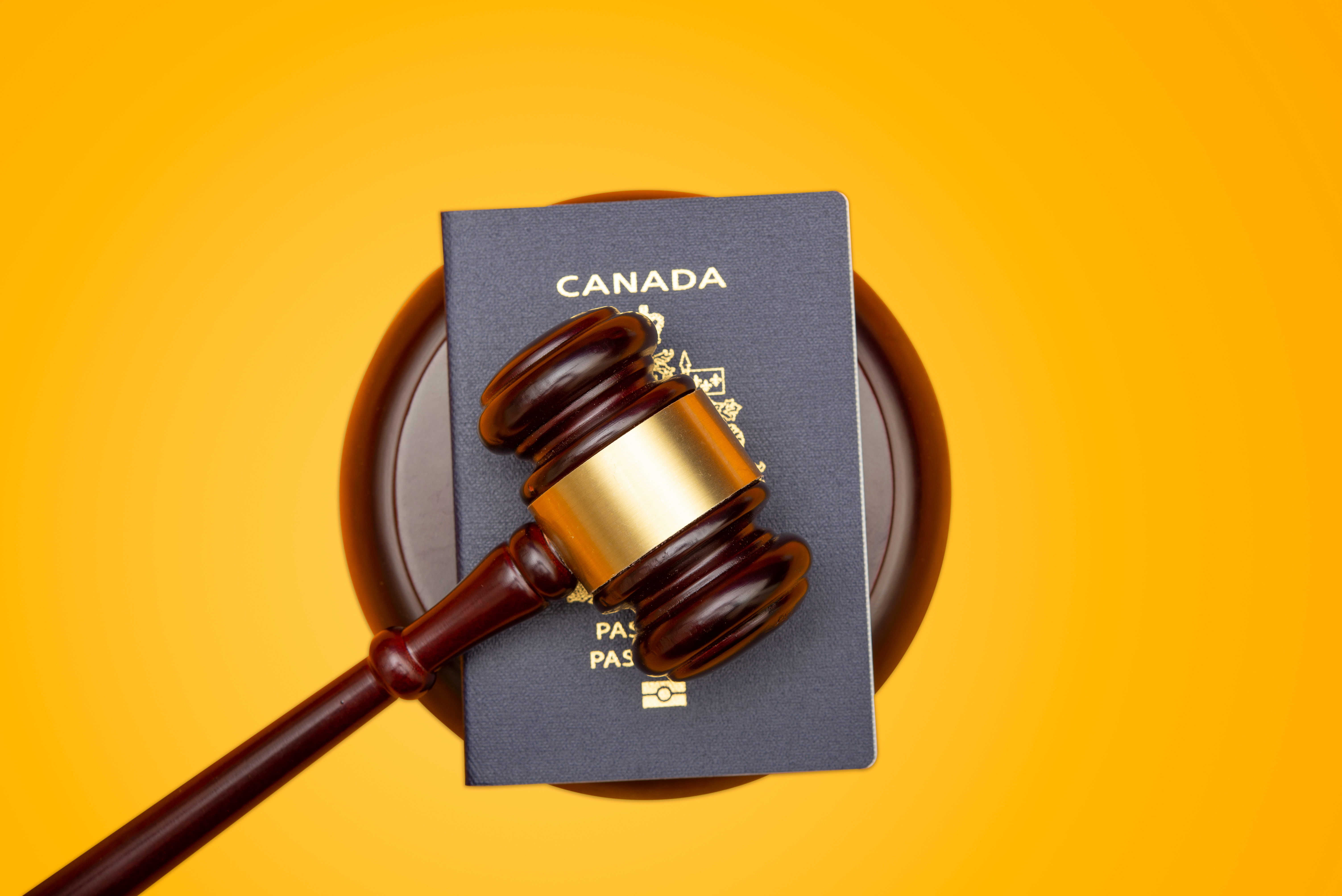 Accusation criminelle: que se passe-t-il à votre statut d’immigration?