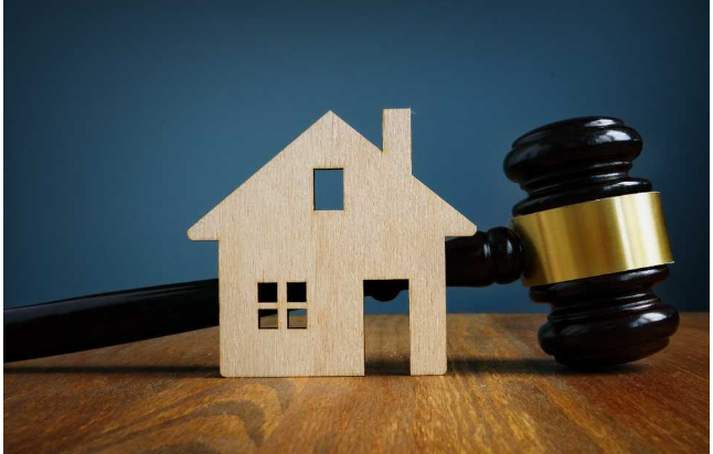Real estate lawyer: Legal advice for your transaction, servitudes, & disputes