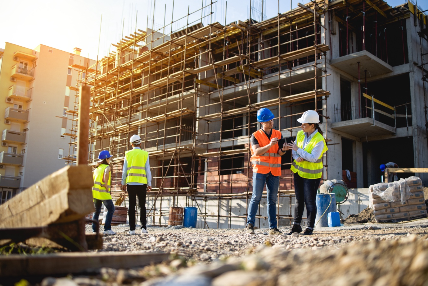 Licence RBQ suspendue? Consultez un avocat pour entrepreneurs en construction