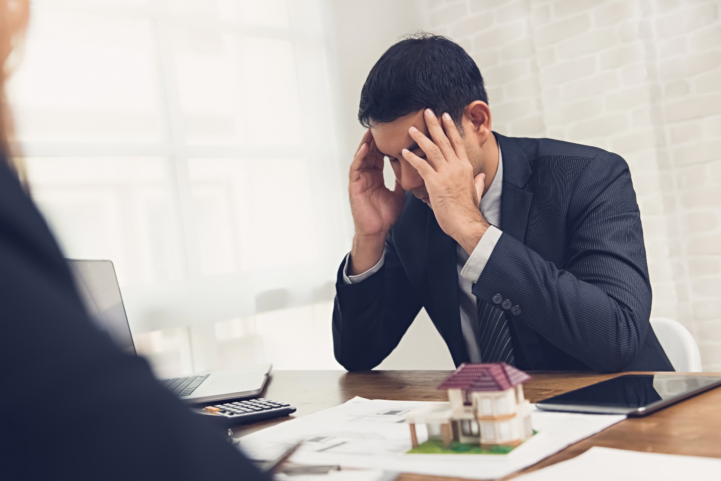 Comment se retirer d’une offre d’achat légalement? Conseils avec un avocat en droit immobilier!